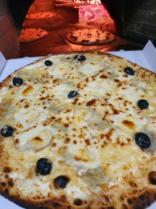 Les fromages francais à l'honneur sur st Barnabé village : Saga Pizza