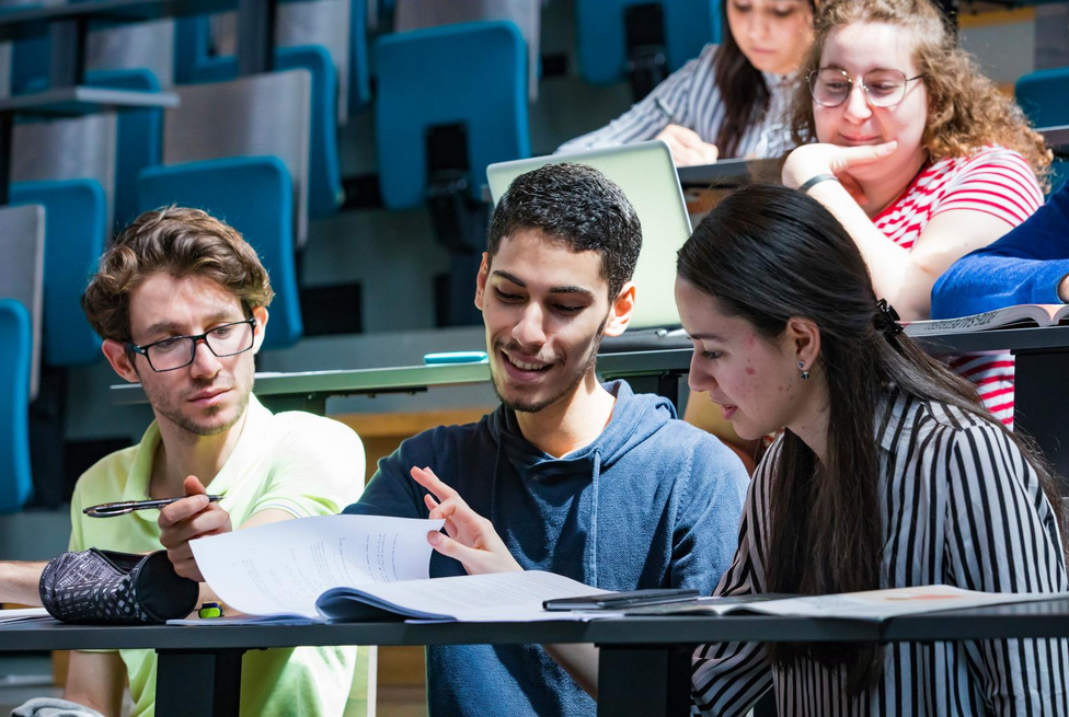 Prérequis : Université Panthéon-Assas